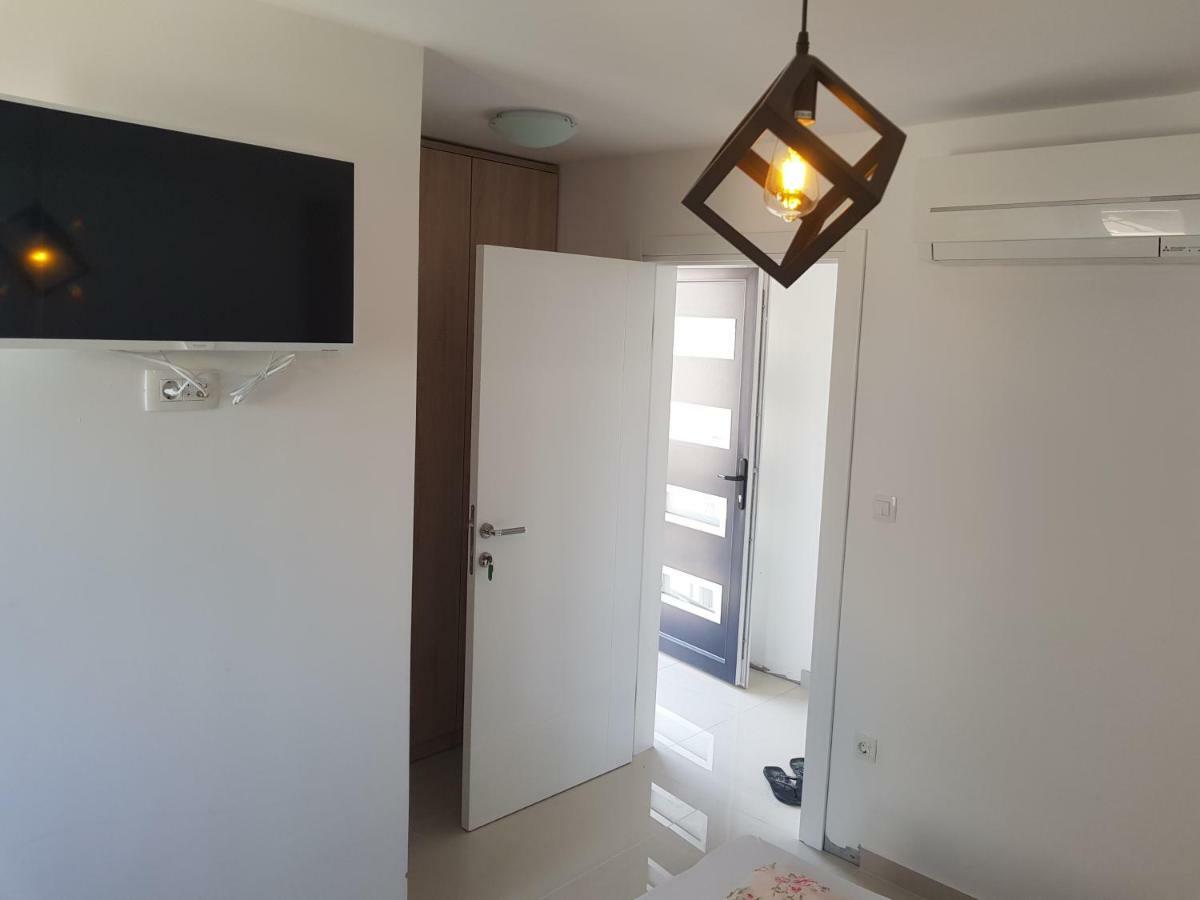 Elizabeta Deluxe Rooms Biograd Na Moru Extérieur photo